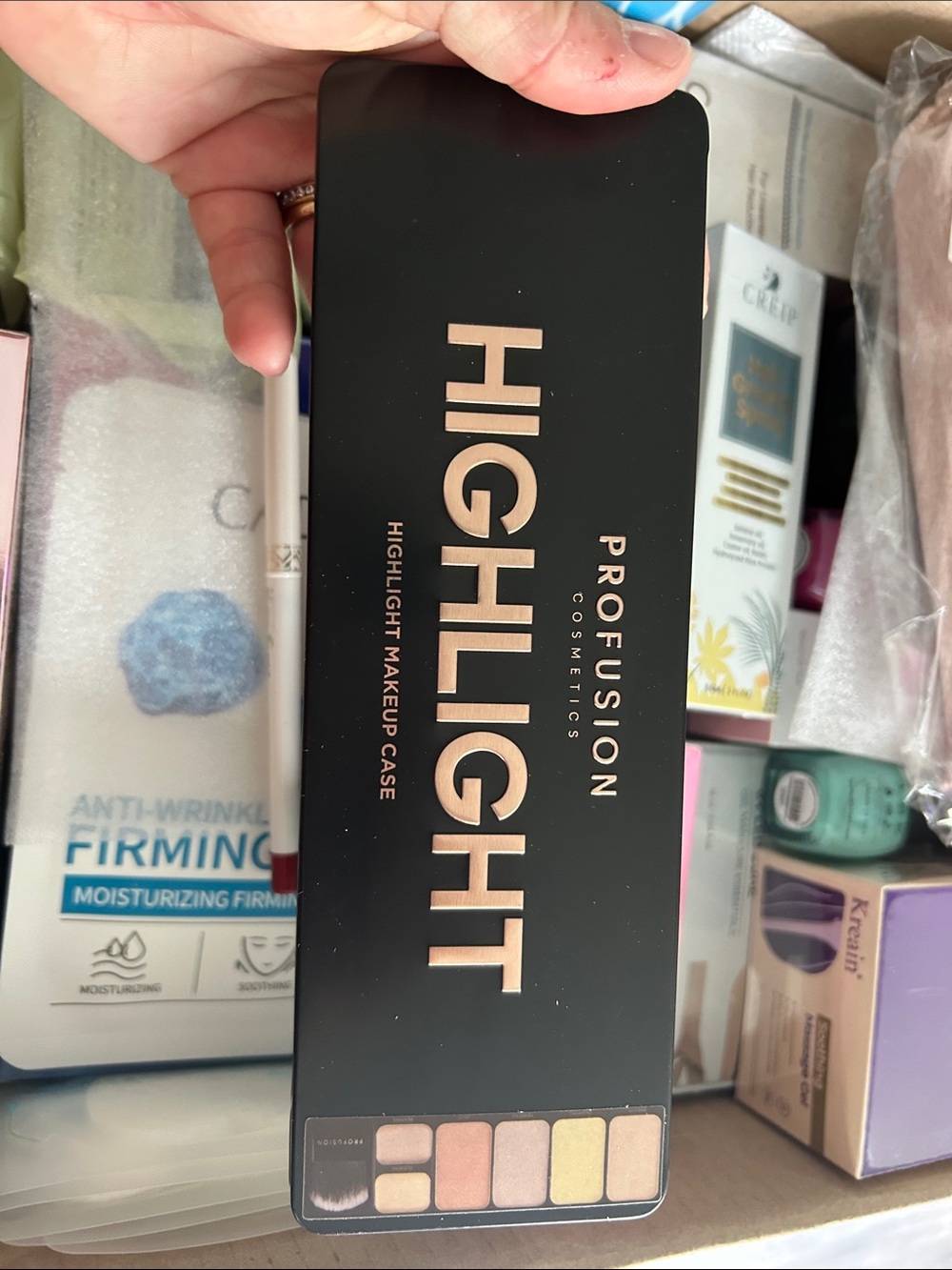 Profusion highlight makeup case
